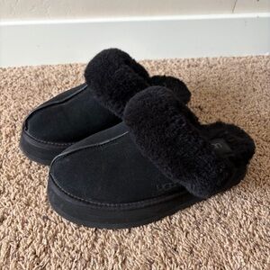 UGG Women's Disquette Suede Slipper Size 7, Black
